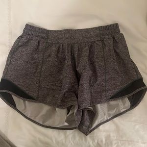 Lululemon Hotty Hot Low-Rise Lined Short 4”